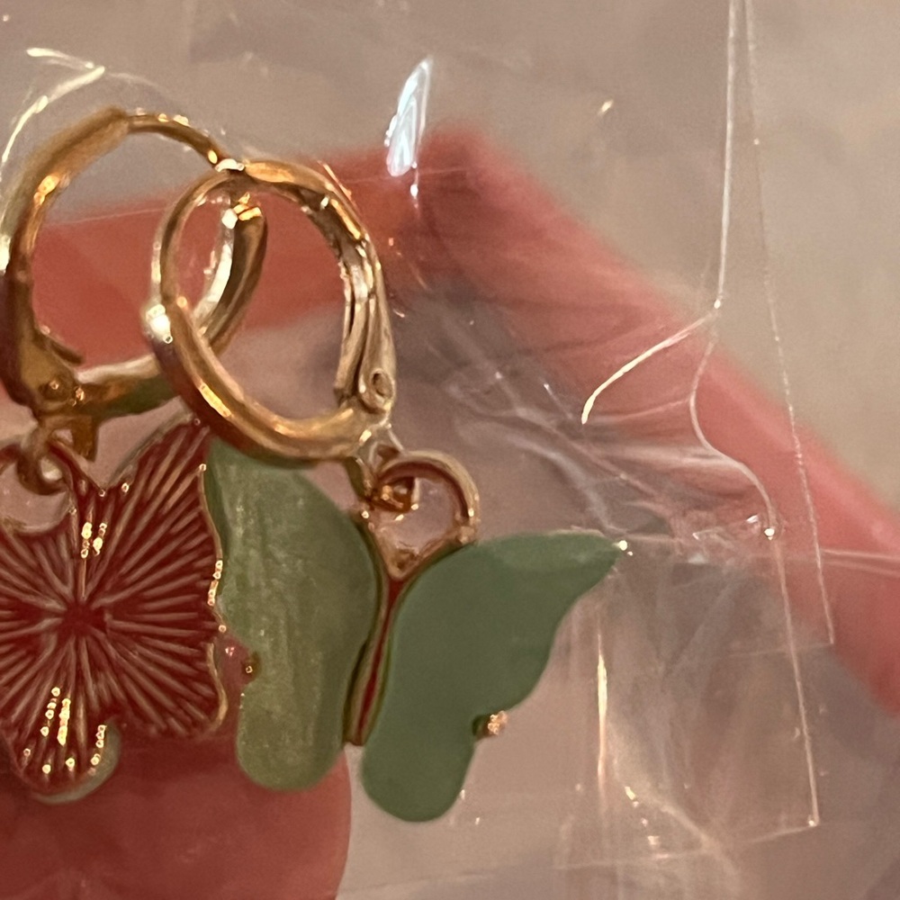 Butterfly Earring Set - Picture 5 of 6